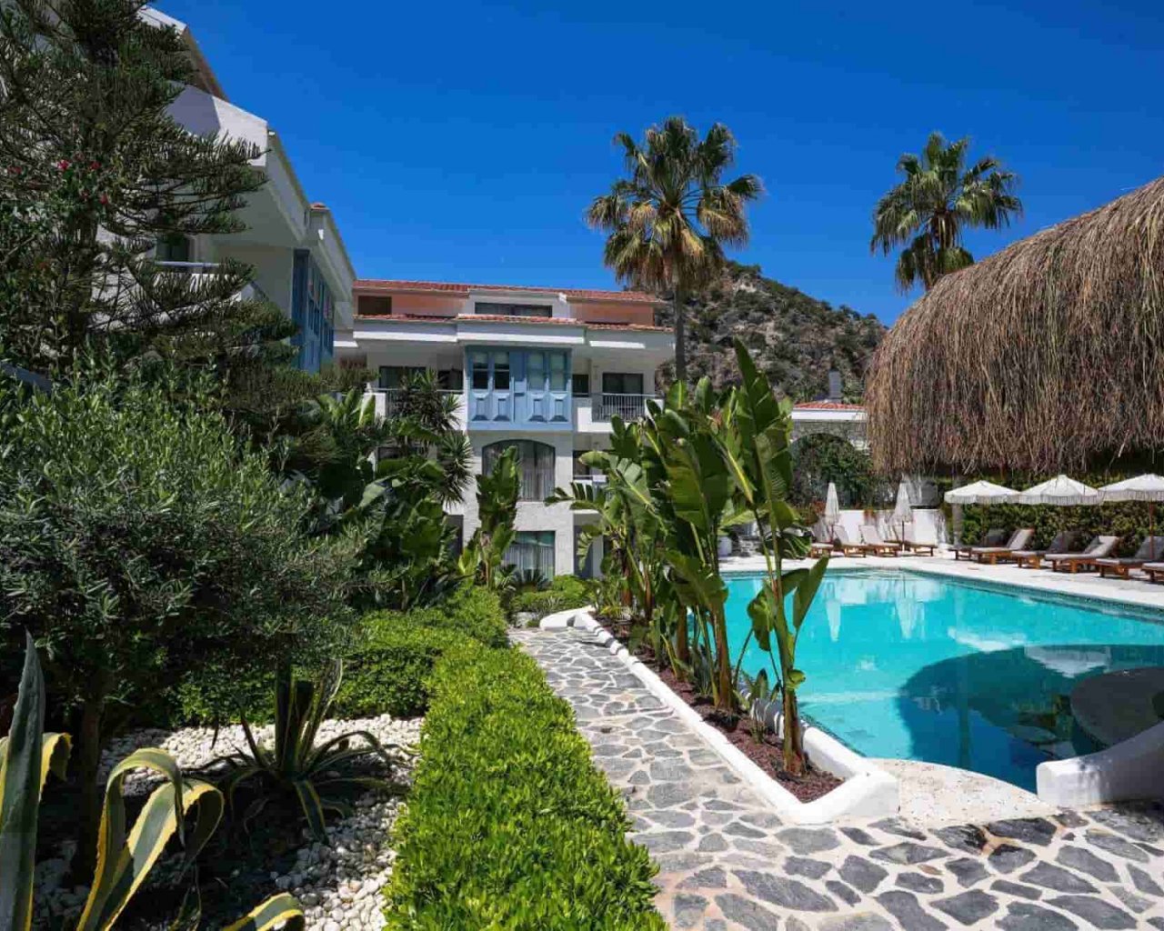 Are Muğla Ölüdeniz Hotels Suitable for Family Vacations?